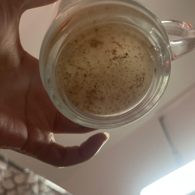 Ce que ta brosse à dents laisse chaque soir, KimSmile te le montre. Dès le 1er rinçage.